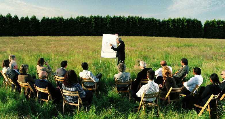 outdoor-meeting